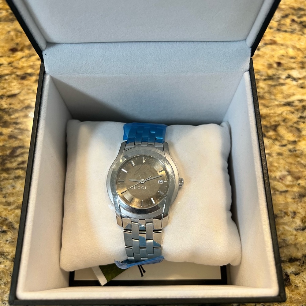 Gucci Silver Men's Watch